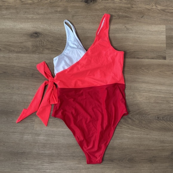 NWOT Cupshe color block side tie one piece swimsuit - Picture 7 of 8